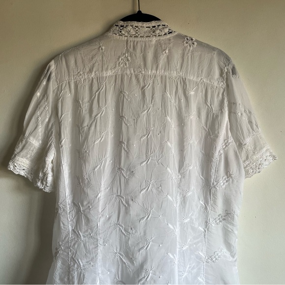 Johnny Was Short Sleeve Button Up Shirt Medium in White Eyelet Lace Embroidered - Picture 7 of 11
